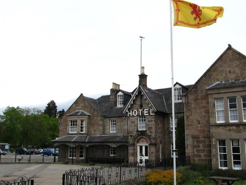 Huntly Arms Hotel Aboyne Eksteriør billede